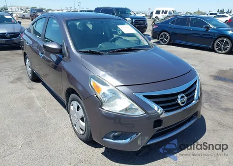 2015 Nissan Versa 1.6 Sv z USA, uszkodzony, nr VIN 3N1CN7AP4FL821359